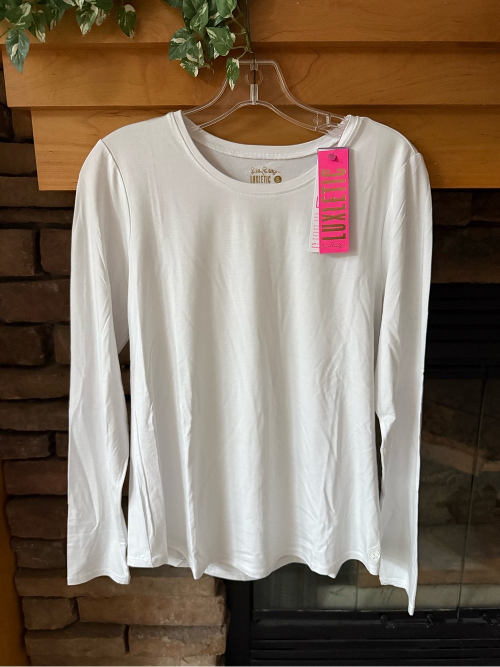NWT Lilly Pulitzer UPF 50+ Luxletic Westley White Long-Sleeve Crewneck Tee Small